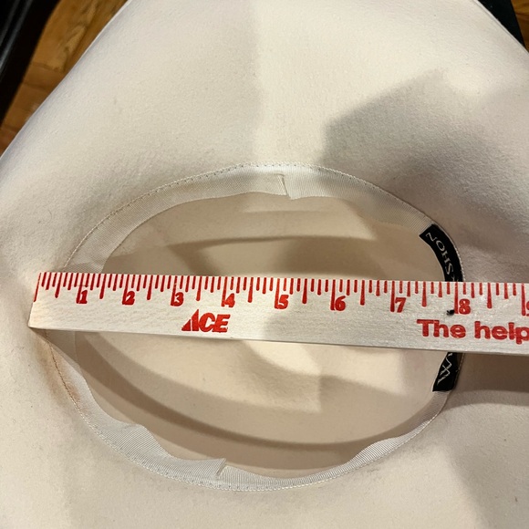 Vintage Whittall & Shon vintage wht wool designer hat with rhinestone trim - Picture 12 of 13